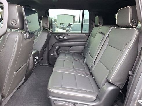 Used 2021 GMC Yukon XL SLT w/ Rear Media and Nav Package image 10