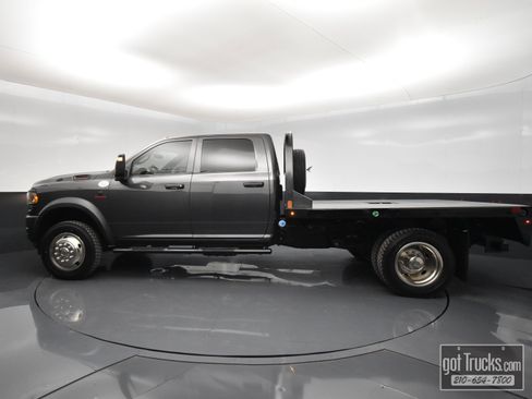 Used 2023 RAM 5500 Tradesman AWD/4WD image 3