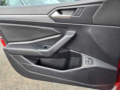 Used 2022 Volkswagen Jetta SE w/ Panoramic Sunroof Package image 25