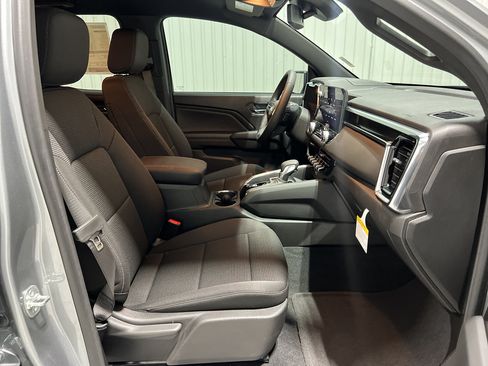 New 2025 GMC Canyon Elevation w/ Convenience Package image 27