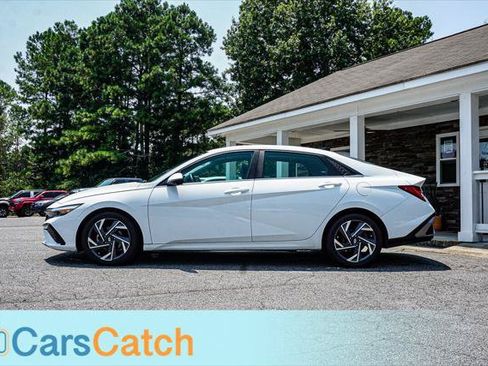 Used 2024 Hyundai Elantra Limited FWD image 15