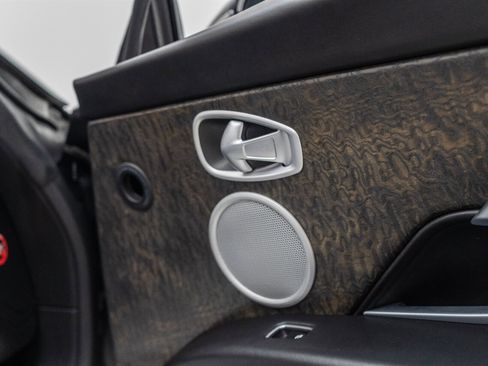 Used 2019 Aston Martin DB11 Volante image 66