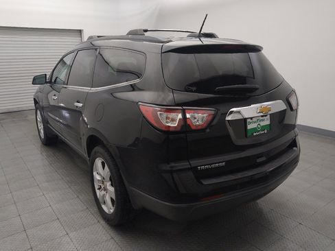 Used 2017 Chevrolet Traverse LT w/ Style and Technology Package FWD image 5