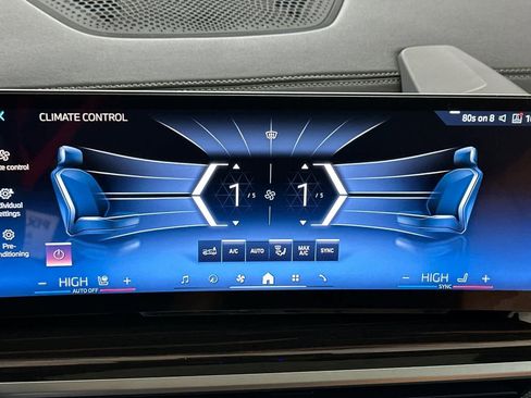 Used 2026 BMW X7 xDrive40i w/ M Sport Package image 21