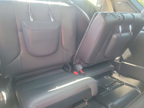 Used 2023 Lexus GX 460 Premium w/ Accessory Package AWD/4WD image 25