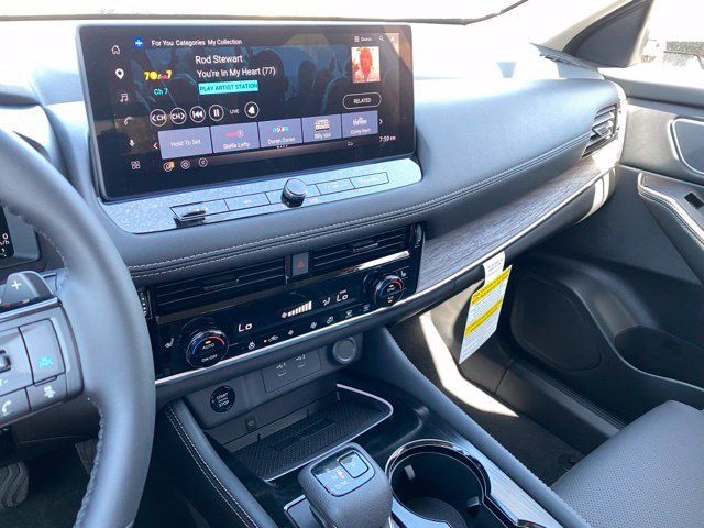 New 2026 Nissan Rogue Platinum AWD/4WD image 17