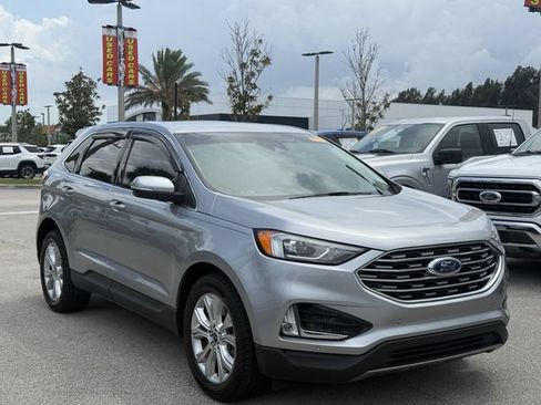 Used 2021 Ford Edge Titanium FWD image 4