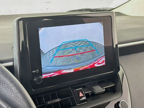 Certified 2025 Toyota Corolla LE image 18