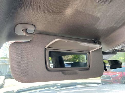 Used 2022 Chevrolet Silverado 1500 LT RWD image 31