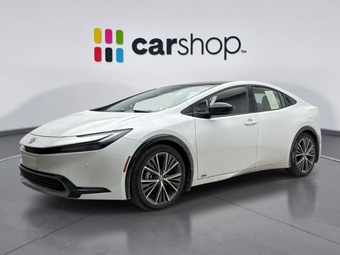 Used 2024 Toyota Prius XLE image 1