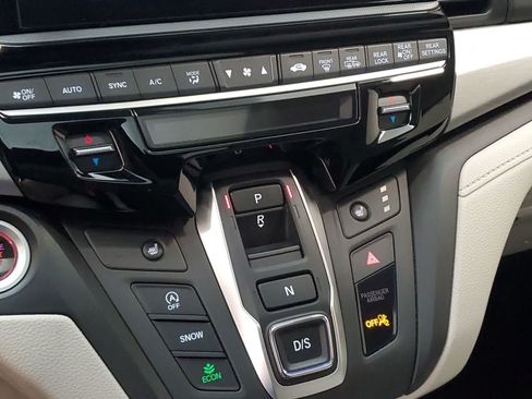 Certified 2025 Honda Odyssey EX-L image 32