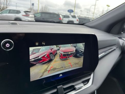 Used 2025 Chevrolet Equinox LT image 24