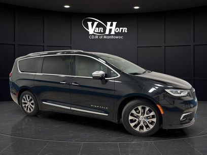 Used 2023 Chrysler Pacifica Pinnacle
