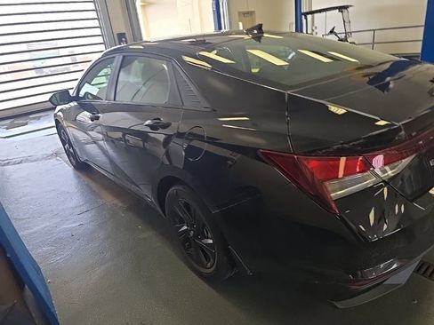 Used 2023 Hyundai Elantra SEL FWD image 4