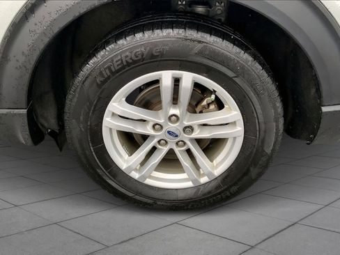 Certified 2023 Ford Explorer XLT image 10