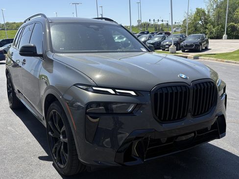 Certified 2026 BMW X7 xDrive40i w/ M Sport Package AWD/4WD image 2