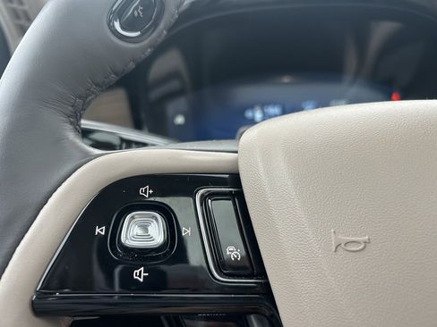 Used 2023 Lincoln Corsair Reserve w/ Equipment Group 202A image 16