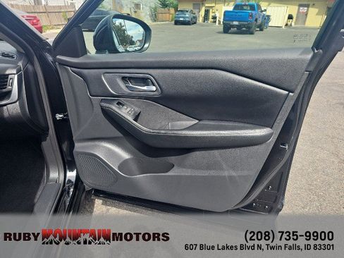 Used 2025 Nissan Rogue SV AWD/4WD image 35