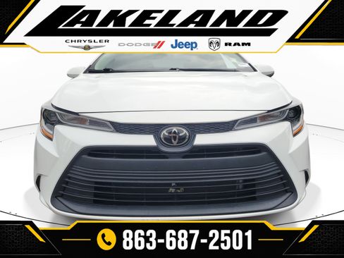 Used 2023 Toyota Corolla LE FWD image 2