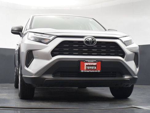 Used 2025 Toyota RAV4 LE AWD/4WD image 28