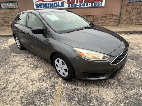 Used 2017 Ford Focus S image 3