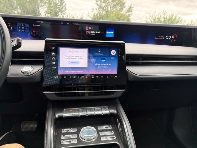 Used 2024 Lincoln Nautilus Reserve w/ Equipment Group 203A AWD/4WD image 7