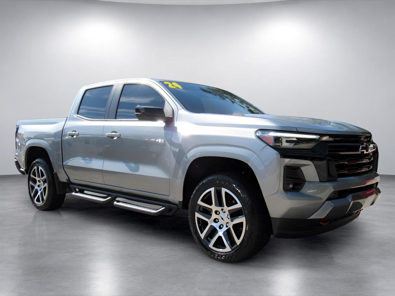 Used 2024 Chevrolet Colorado Z71 w/ Z71 Convenience Package 2 AWD/4WD image 1