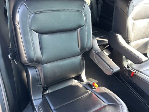 Used 2022 Ford Explorer XLT w/ Equipment Group 202A image 30