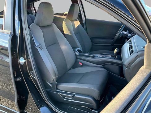 Used 2021 Honda HR-V Sport image 9