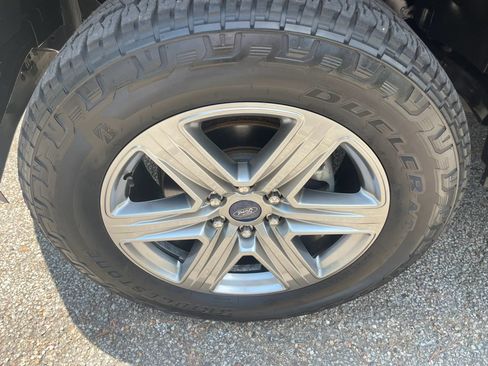 Used 2019 Ford F150 XLT w/ Equipment Group 302A Luxury AWD/4WD image 9