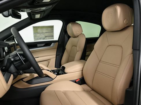 New 2025 Porsche Cayenne S image 5