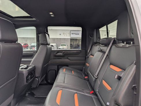Used 2025 GMC Sierra 2500 AT4 w/ AT4 Premium Plus Package AWD/4WD image 12