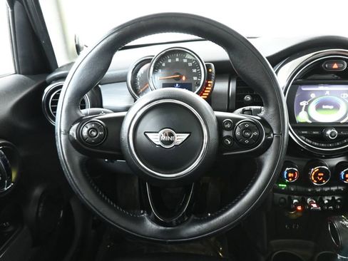 Used 2016 MINI Cooper 4-Door Hardtop image 14
