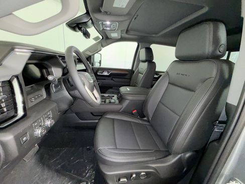 New 2026 GMC Sierra 2500 Denali w/ Denali Reserve Package AWD/4WD image 13
