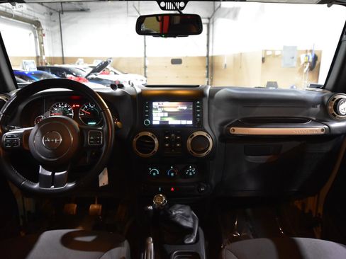 Used 2018 Jeep Wrangler Unlimited Sport S image 43