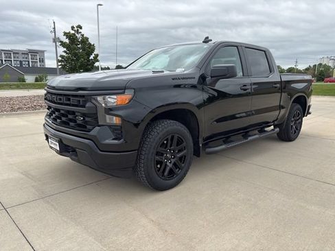 Used 2025 Chevrolet Silverado 1500 Custom w/ Turbomax Blackout Package AWD/4WD image 2