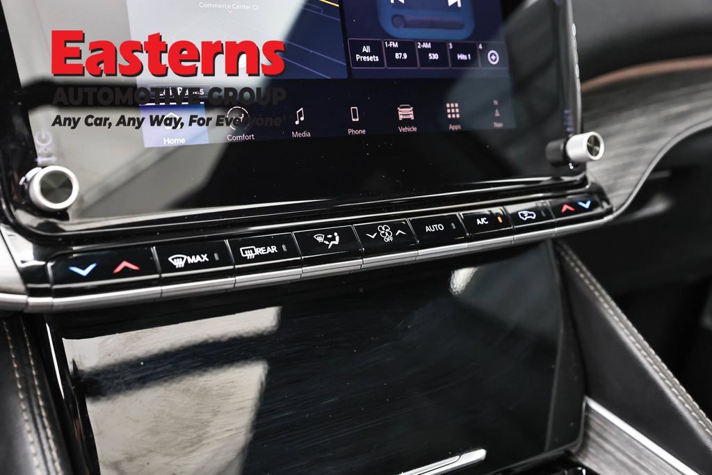 Used 2024 Jeep Wagoneer Series III w/ Premium Group I AWD/4WD image 20