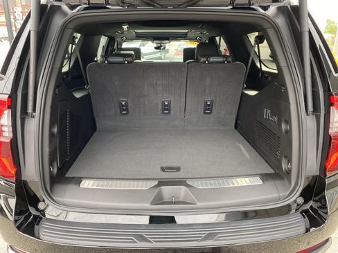 Certified 2025 GMC Yukon XL AT4 w/ AT4 Premium Plus Package AWD/4WD image 37