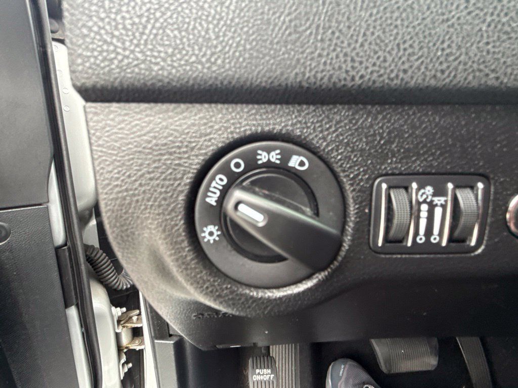 Used 2019 Dodge Charger SXT RWD image 21