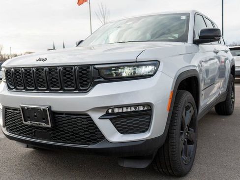 New 2025 Jeep Grand Cherokee Limited image 2