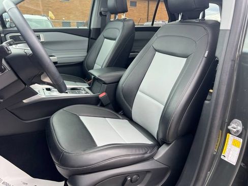Certified 2024 Ford Explorer XLT w/ Equipment Group 202A AWD/4WD image 18