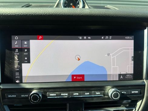 Used 2021 Porsche Macan image 29