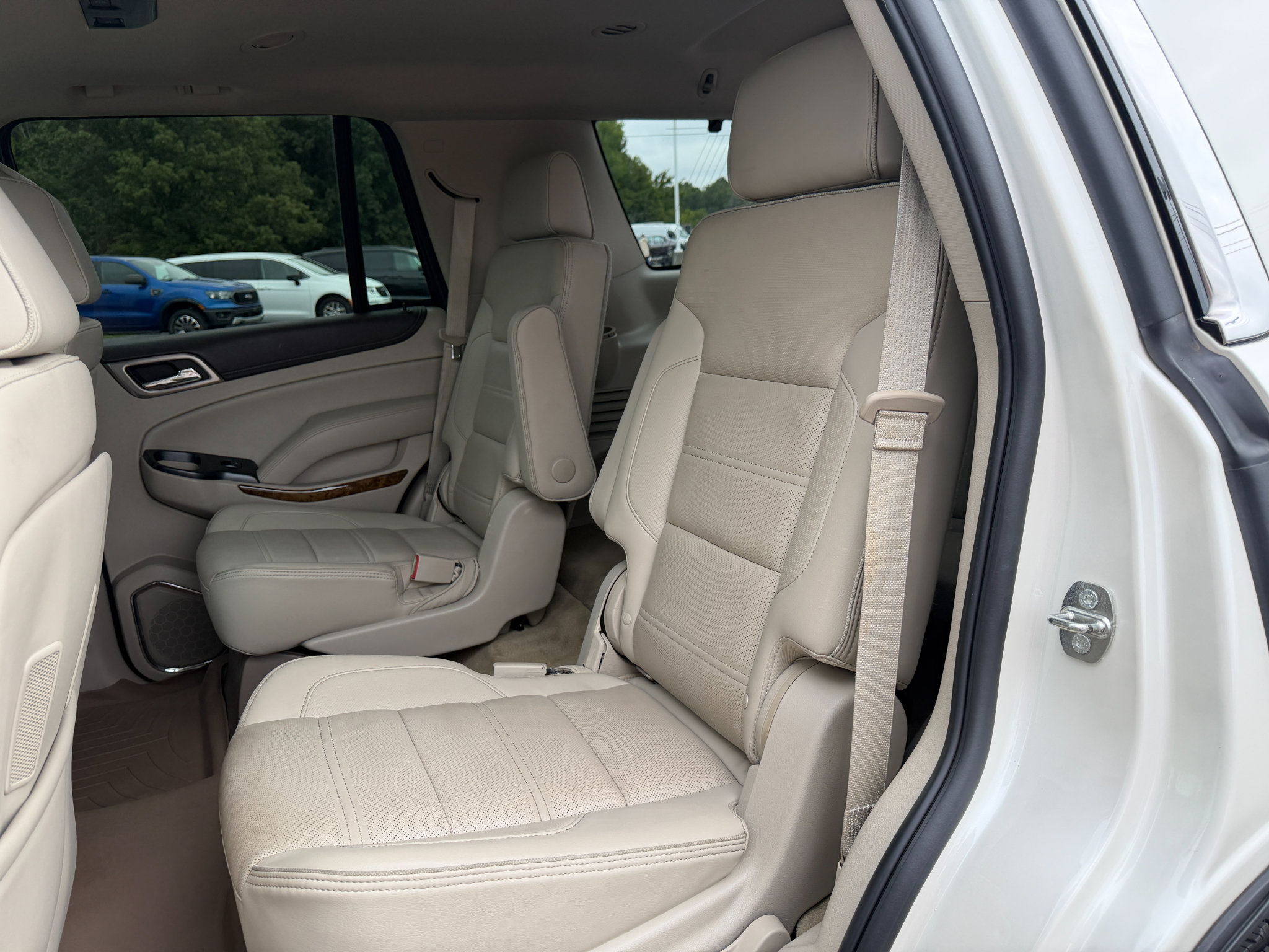 Used 2015 GMC Yukon Denali w/ Touring Package AWD/4WD image 17