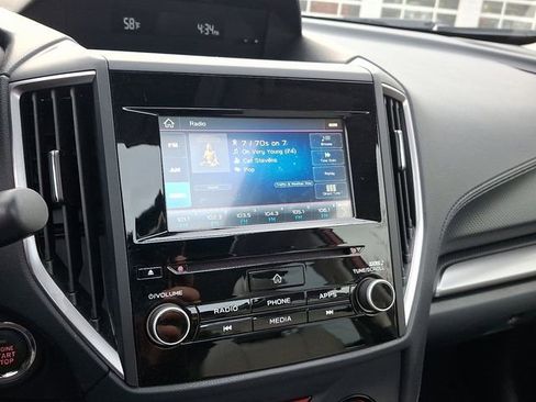 Used 2023 Subaru Forester Premium image 17