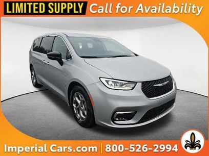 Used 2024 Chrysler Pacifica Limited
