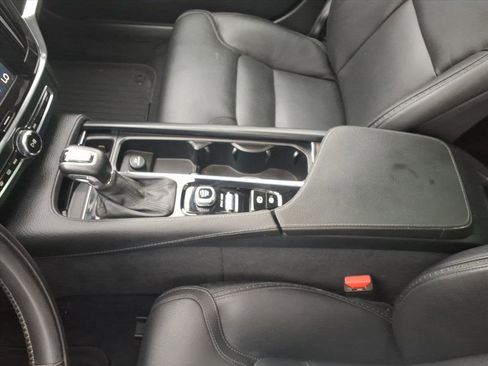 Used 2018 Volvo V90 T6 Cross Country w/ Convenience Package AWD/4WD image 15