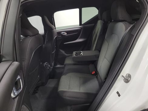 Used 2024 Volvo XC40 B5 Core AWD/4WD image 23
