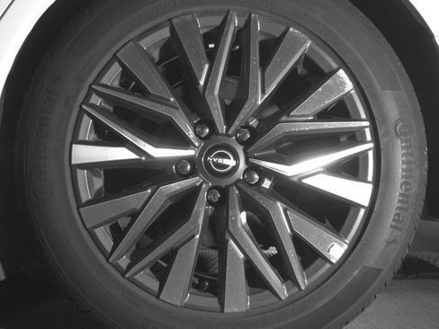 Used 2025 Nissan Altima 2.5 SV FWD image 14