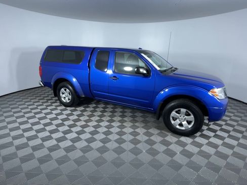 Used 2013 Nissan Frontier SV image 2