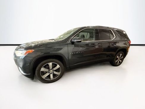 Used 2020 Chevrolet Traverse LT w/ LT Premium Package AWD/4WD image 9